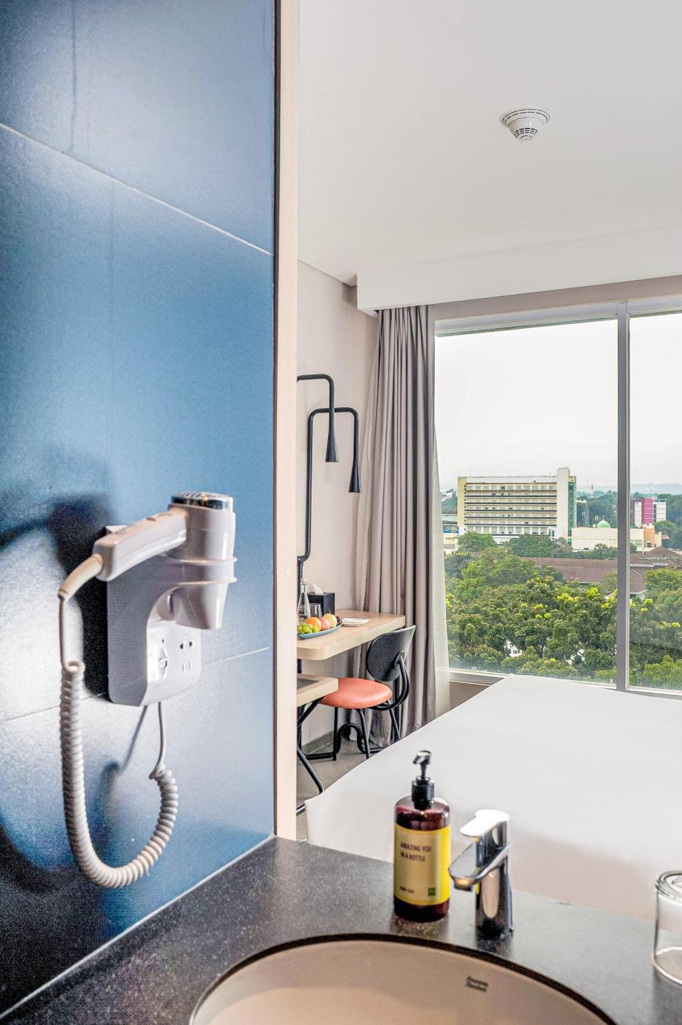 Ibis Styles Bogor Pajajaran Hotell Eksteriør bilde